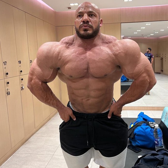 Big Ramy backstage
